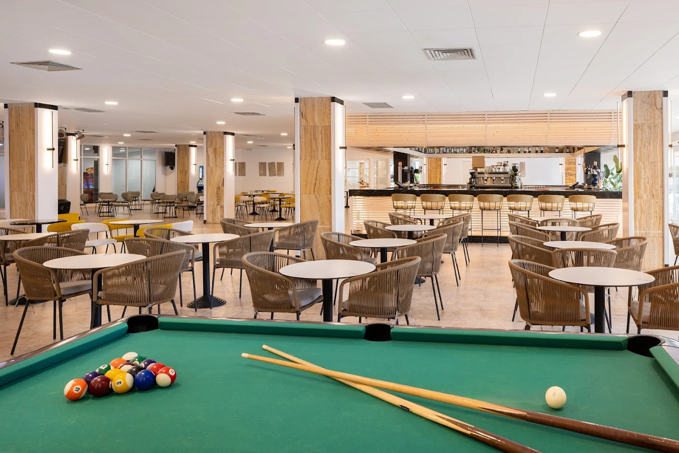 Sala de juegos · billar
