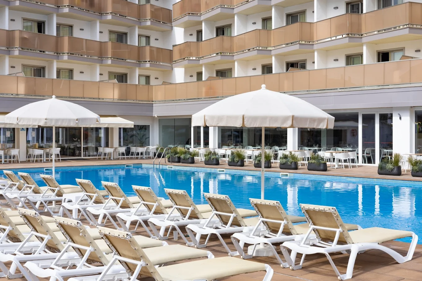 Piscina principal · uso exclusivo